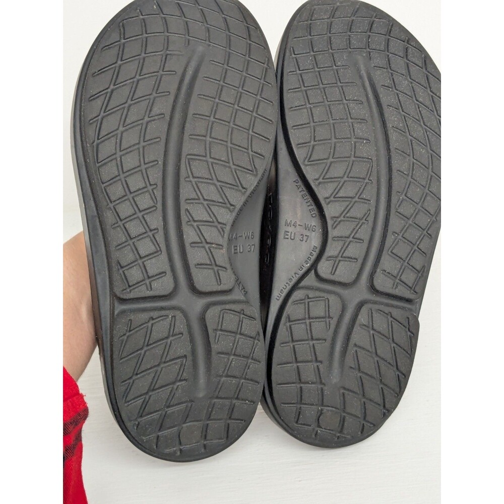 Oofos Unisex Ooriginal Active Sport Recovery Thong Sandals Black Flip-Flop M4 W6 - Picture 7 of 7